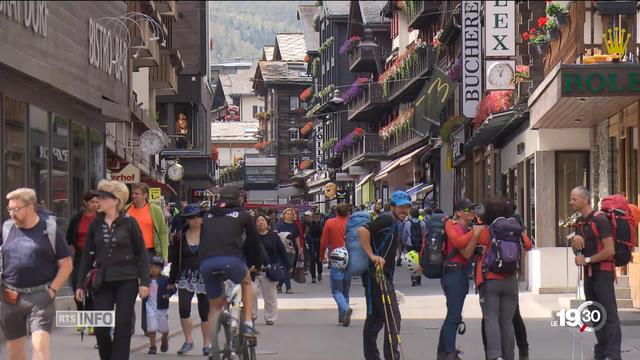 Projet géant à Zermatt: une télécabine grand luxe pour relier Zermatt à l'Italie. Le but est d'attirer la clientèle asiatique.