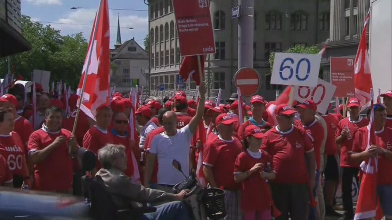 Des milliers d'ouvriers de la construction défilent à Zurich