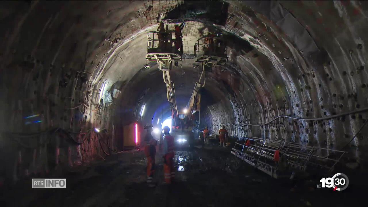 Les travaux du tunnel autoroutier pour éviter Gampel (VS) avancent difficilement.