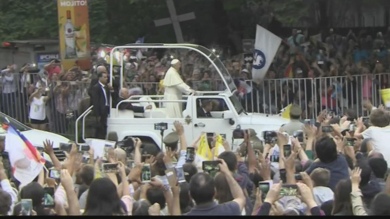 Le pape entame une mission délicate au Chili