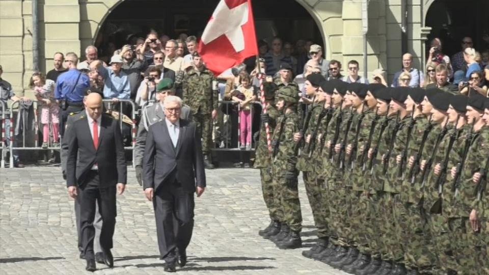 Les honneurs militaires pour le président allemand Frank-Walter Steinmeier