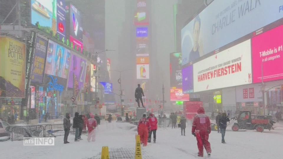 La neige offre un relooking à Manhattan