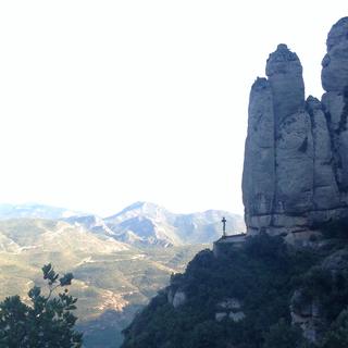 Montserrat, un massif sauvage propice à la balade, au recueillement et aux croyances les plus ésotériques [RTS - Anna Buy]