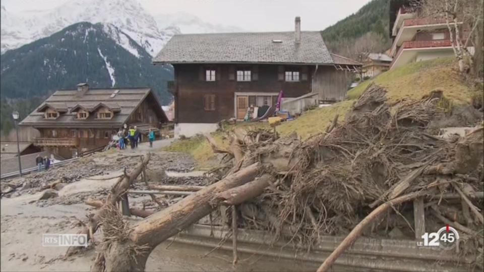 VS: une coulée de boue traverse le village de Champéry dans la nuit