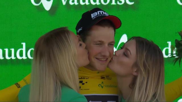 Prologue: Stefan Küng reçoit son maillot jaune de leader