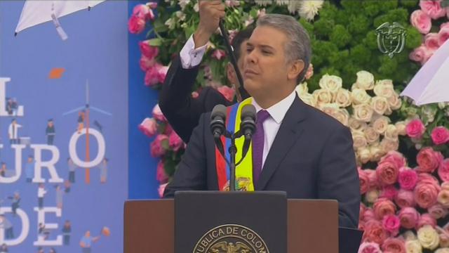 Investi président de la Colombie, Ivan Duque veut corriger l'accord avec les FARC