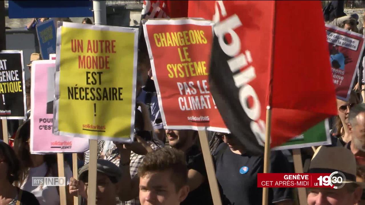 À Genève, plus de 3000 personnes sont descendues dans la rue pour dénoncer la crise climatique.
