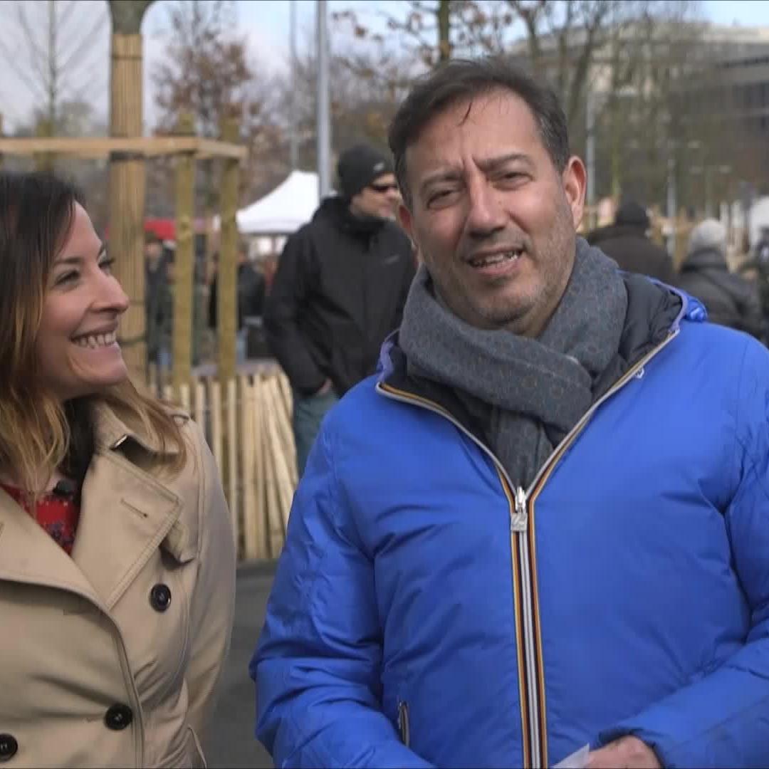 Cash au marché aux puces de Genève