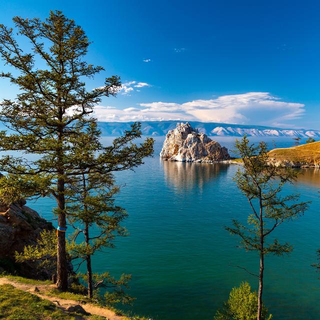 Lac Baïkal en été [fotolia - serge-b]