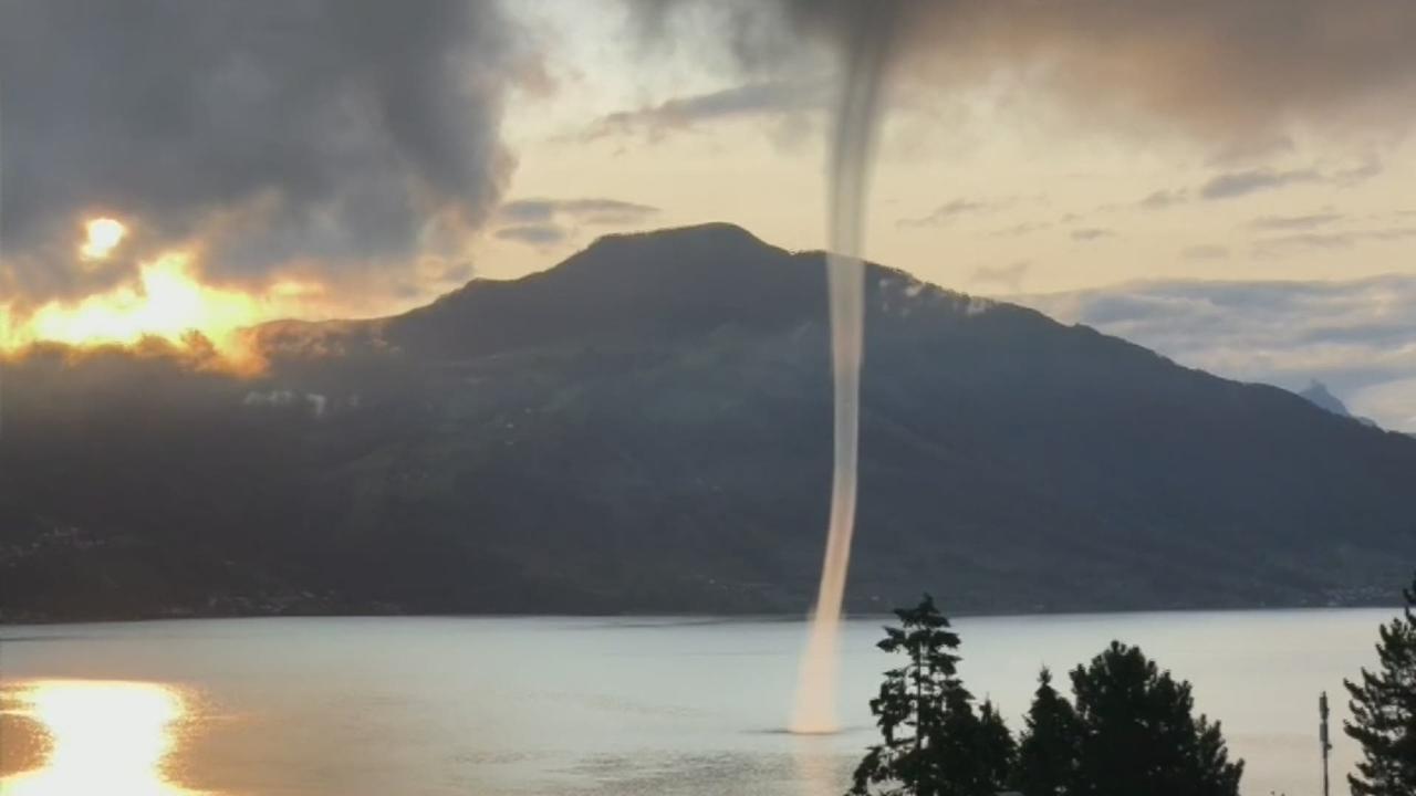 Trombe d'eau sur le lac de Zoug.