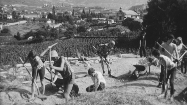 Camp de travail oecuménique à Sierre [RTS]