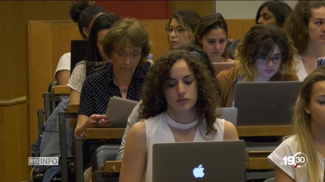 185 personnes âgées de plus de 60 ans sont auditrices aux universités de Lausanne et de Fribourg.