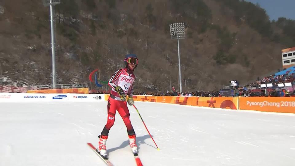 Descente messieurs: Théo Gmür décroche l'or en descente!