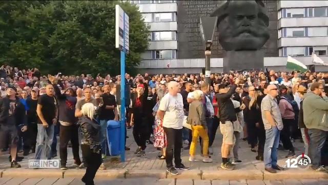 À Chemnitz, dans l'Est de l'Allemagne, l'extrême droite est dans la rue. Des heurts ont fait plusieurs blessés.