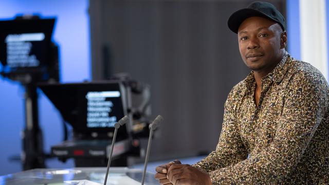 MC Solaar en tournée : il passe par Genève en décembre. Son dernier album "Géopoétique" se vend très bien. Le rappeur séduit toujours. [RTS - Jay Louvion]