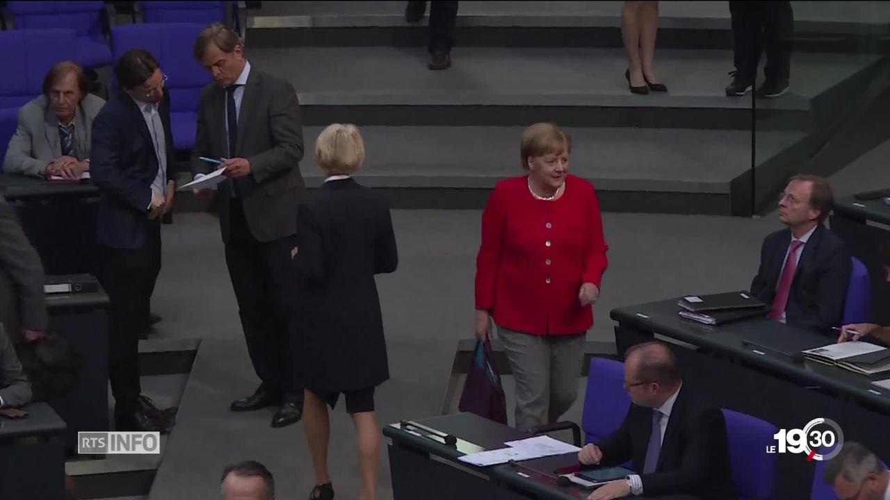 Angela Merkel amorce son déclin. La chancelière allemande renonce à la présidence de son parti, la CDU.