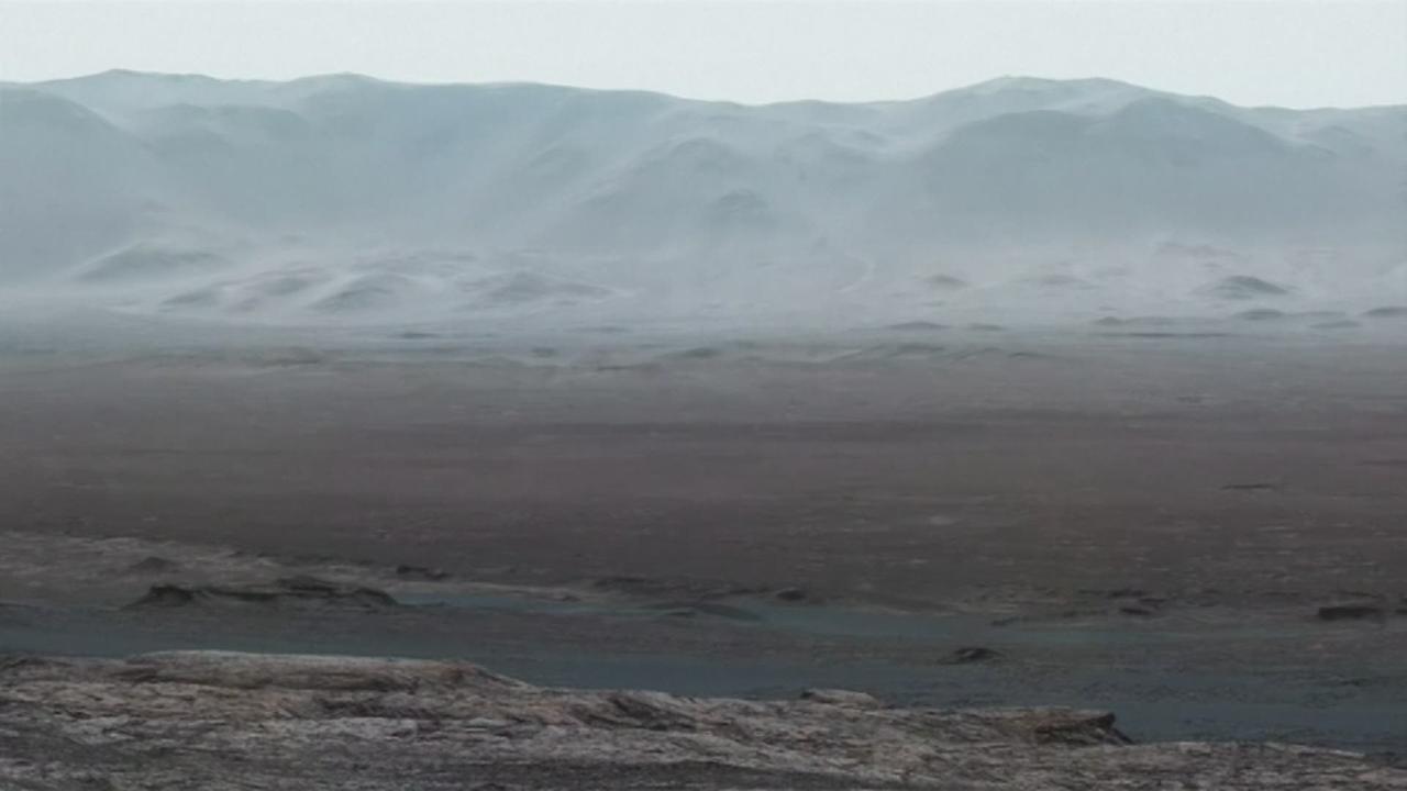 Un cratère martien en image grâce à Curiosity