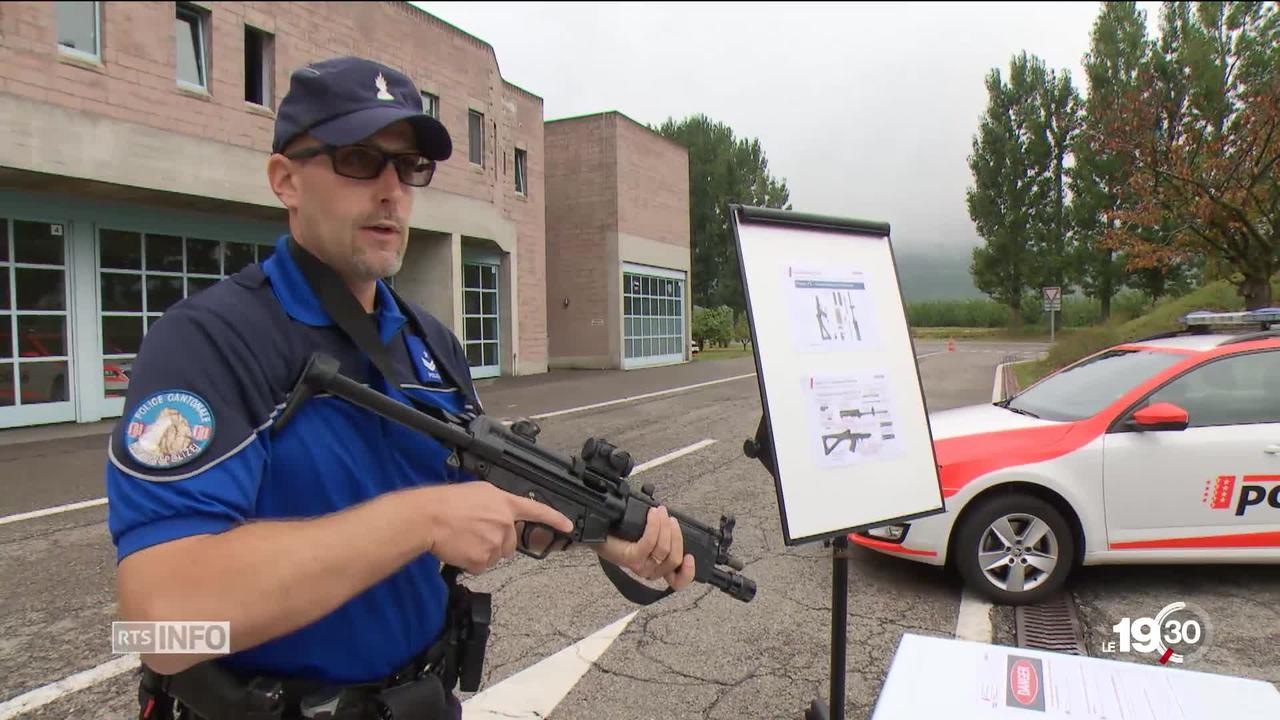 Les polices cantonales romandes renouvellent leur équipement pour répondre à la menace terroriste.