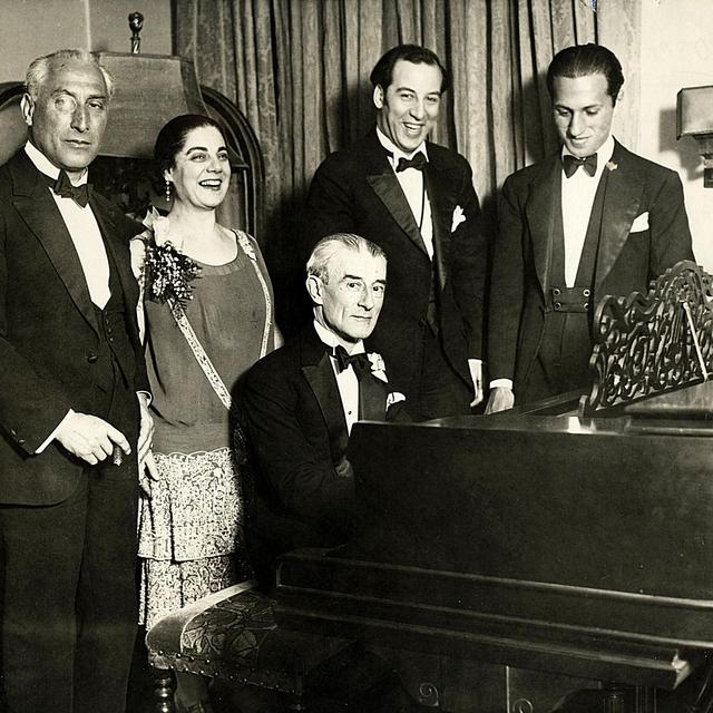 Ravel au piano 8 mars 1928. [wikipedia - Manoah Leide-Tedesco]