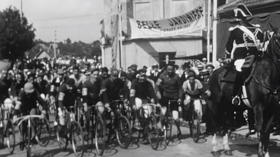 Le départ du Tour de France en 1903. [INA/RTS]