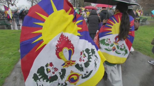 Rassemblement des Tibétains à Genève pour commémorer le soulèvement de 1959.