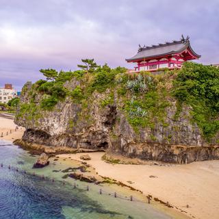 Vue sur le sanctuaire Naminoue, Okinawa, Japon [Fotolia - Richie Chan]