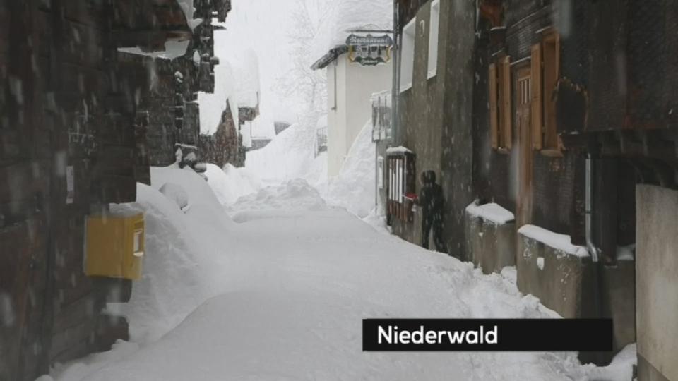 La neige perturbe l'accès à Andermatt et la vallée de Conches