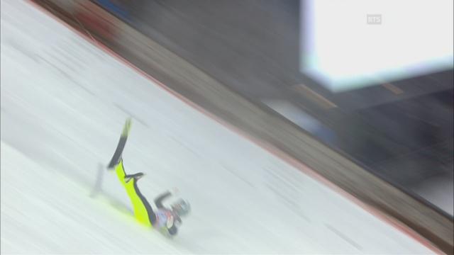 Oberstdorf (ALL), vol à ski: chute de Michael Hayboeck (AUT)