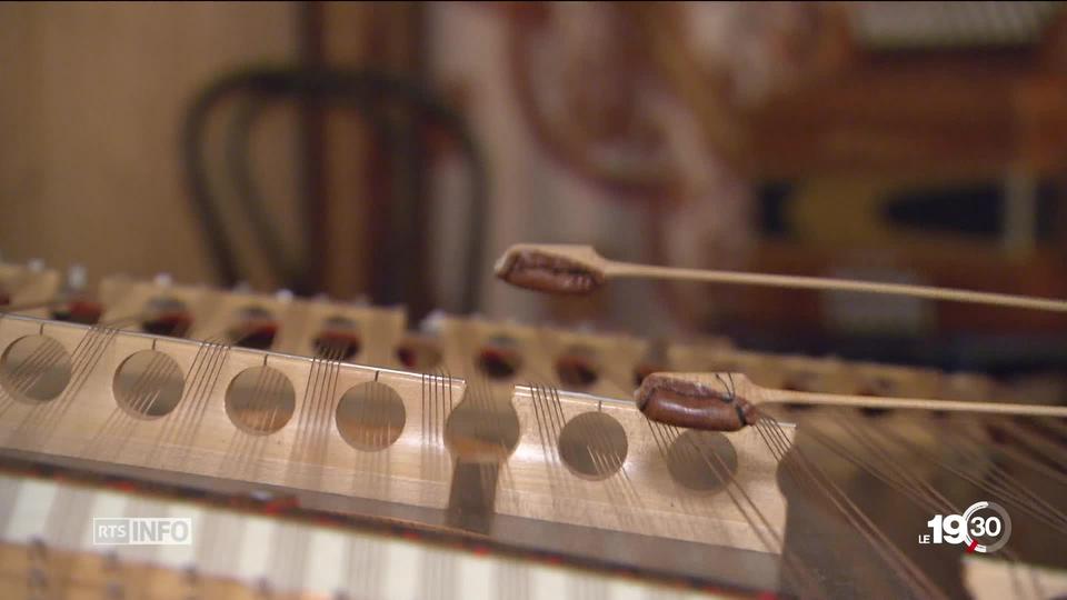 Connaissez-vous le hackbrett, ou tympanon ? Il s'agit d'un instrument folklorique suisse de la famille des cithares de table