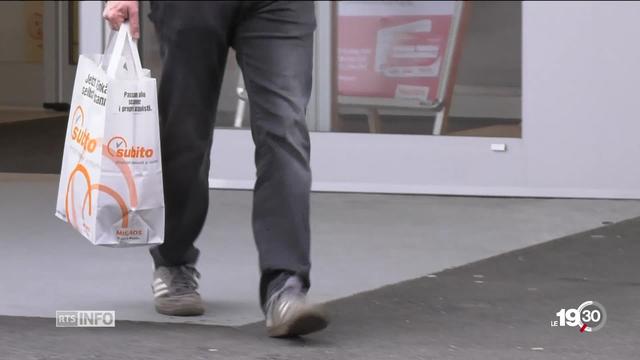 Sacs plastiques boudés par les clients depuis qu'ils sont payants