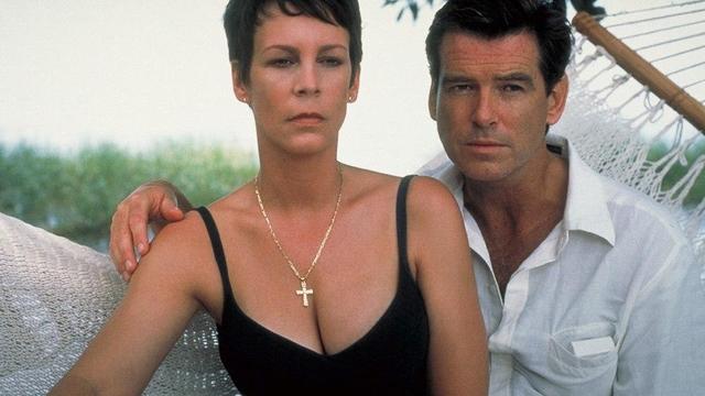 Jamie Lee Curtis & Pierce Brosnan dans Le Tailleur de Panama [© Columbia Pictures]