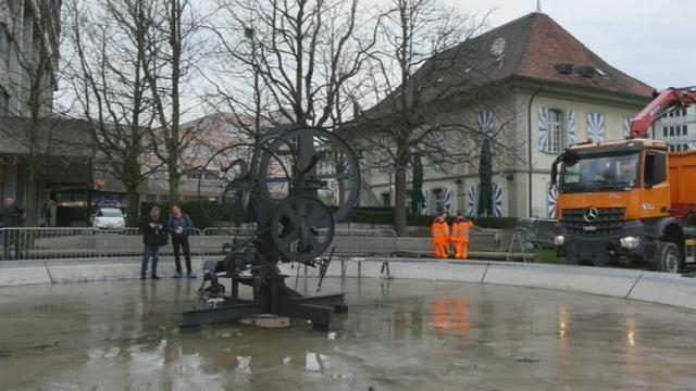 Les images du retour de la fontaine de Tinguely à Fribourg