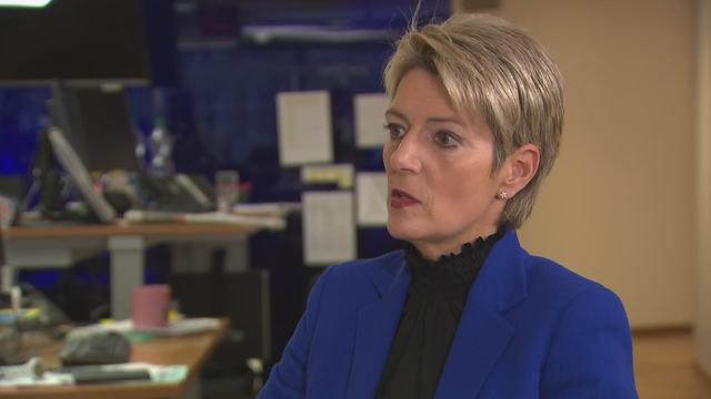 Karin Keller-Sutter s’exprime sur ses liens d’intérêt