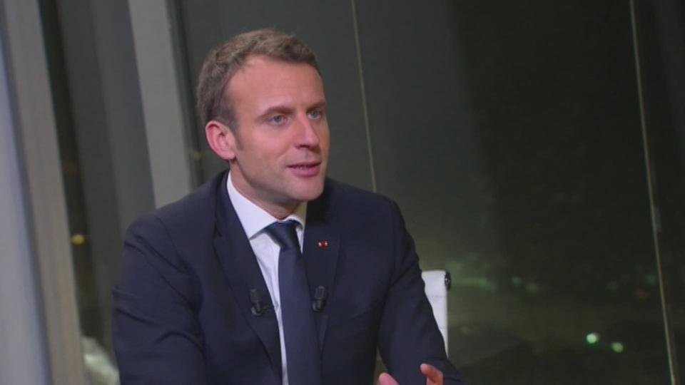 L'interview exclusive d'Emmanuel Macron à la RTS.