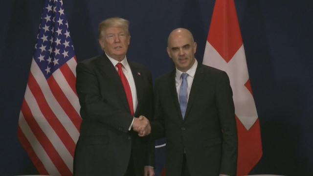 Poignée de main entre Alain Berset et Donald Trump