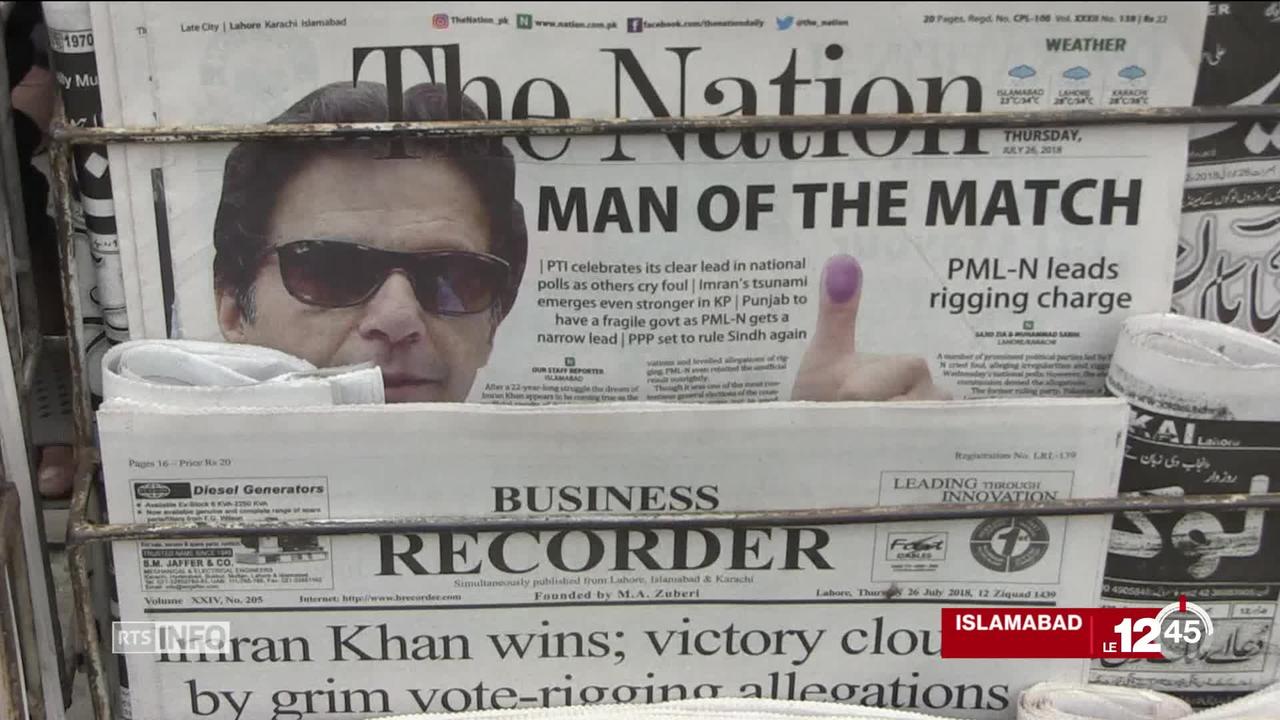 Pakistan: Le parti de l'ancien champion de cricket Imran Khan arrive en tête. Mais la majorité en place conteste les résultats.