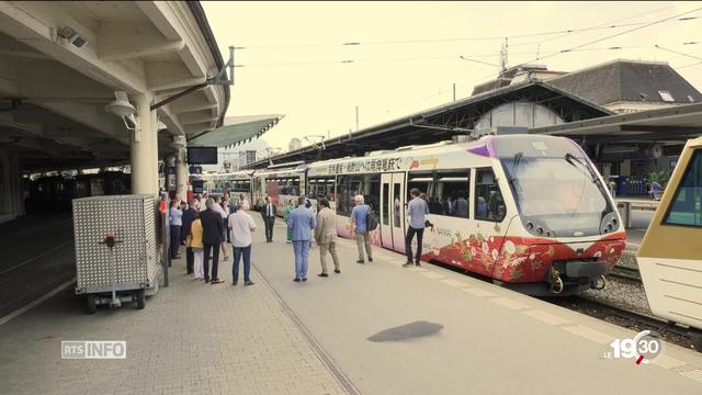 Le MOB et la compagnie ferroviaire d'Osaka fêtent un an de partenariat. Les touristes japonais sont de retour en Suisse.