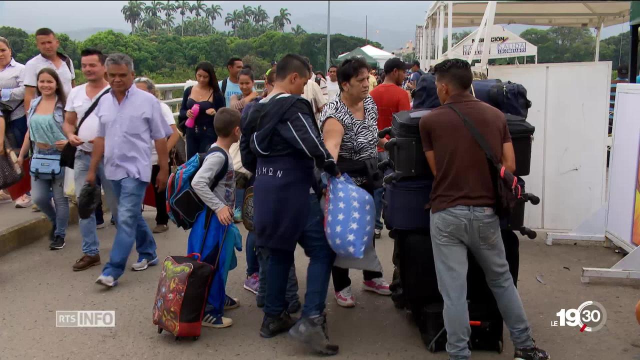 Fuite massive de Colombiens direction le Venezuela. Reportage sur la route de l'exil.
