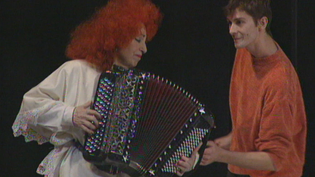 Yvette Horner joue avec Maurice Béjart