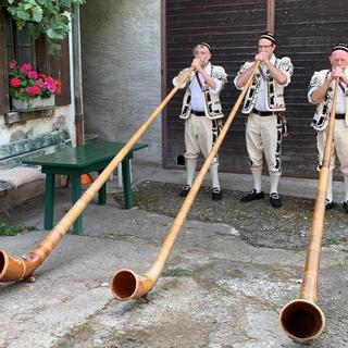 Le trio de cors des Alpes " Les Trois Jean " [RTS - Jonas Schneiter]