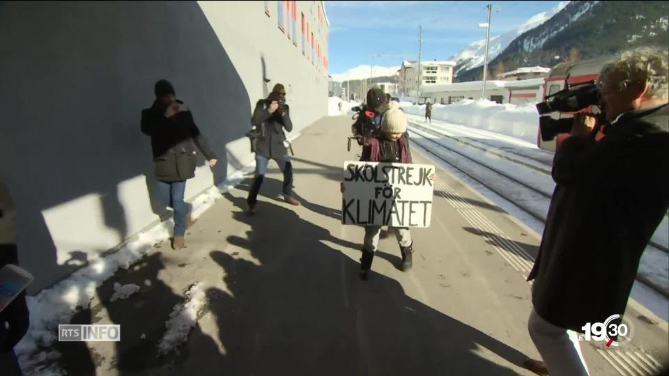 Greta Thunberg, la jeune militante suédoise pour le climat, parmi les élites à Davos.