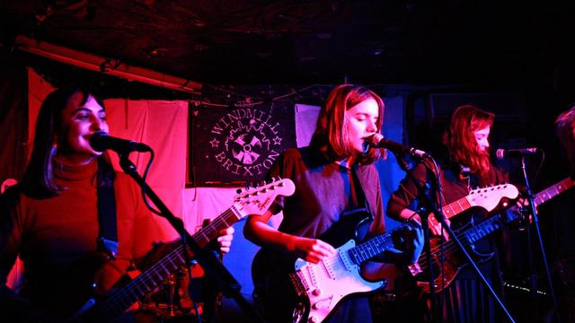 le groupe Goat Girl sur la scène du Windmill à Brixton [DR - Holly whitaker]