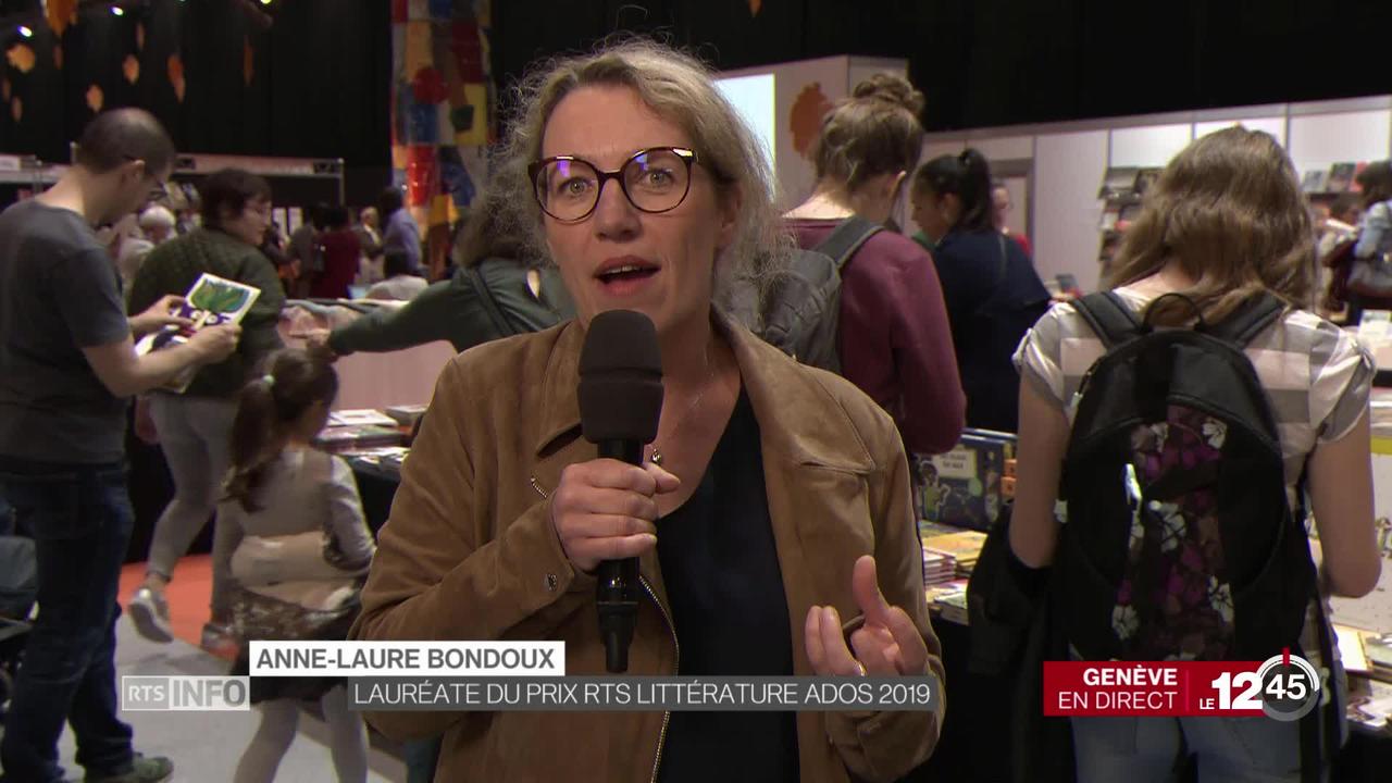 Salon du livre de Genève: Anne-Laure Bondoux est récompensée pour son roman "L'Aube sera grandiose". Un prix décerné par les jeunes lecteurs.