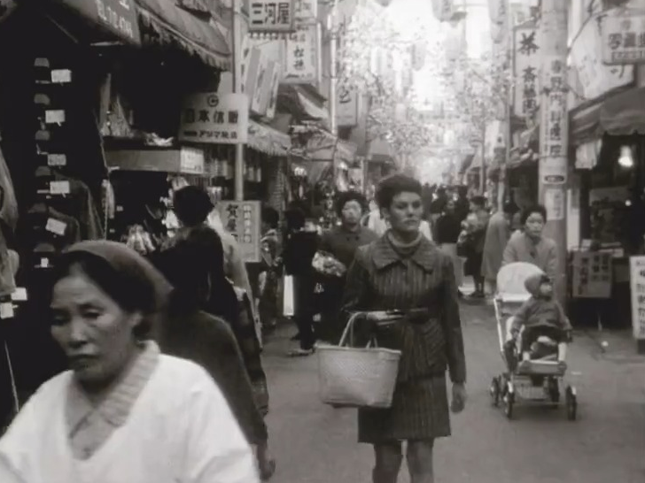 Rues de Tokyo en 1969. [RTS]