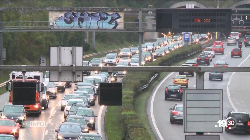 Le Conseil fédéral veut des autoroutes à 6 voies. L'axe Lausanne-Genève est concerné. Critiques du côté des verts.