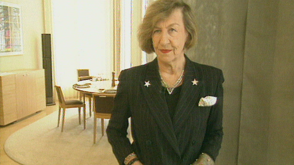 Andrée Putman, designer et architecte d'intérieur, en 1994. [RTS]