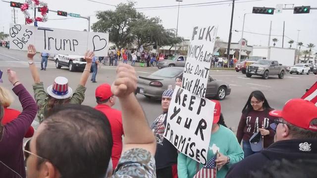 Manifestations pro et anti mur de Trump