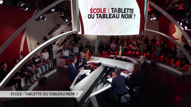 Ecole: tablette ou tableau noir?