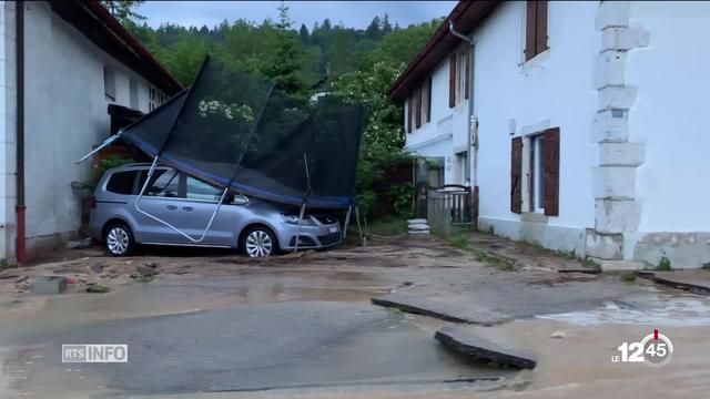 Déluge au Val-de-Ruz (NE): des inondations causées par de violents orages ont fait 4 blessés dans la nuit de vendredi à samedi.