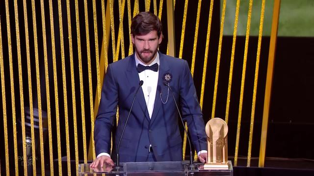 Trophée Yachine: Alisson Becker remporte le premier trophée Yachine de l'Histoire